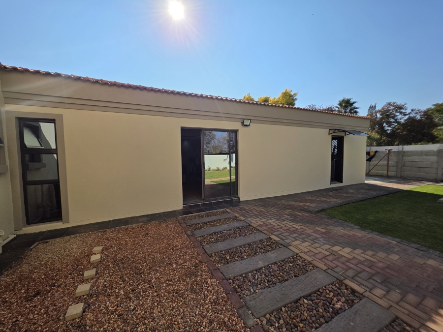 4 Bedroom Property for Sale in Flamingo Park Free State